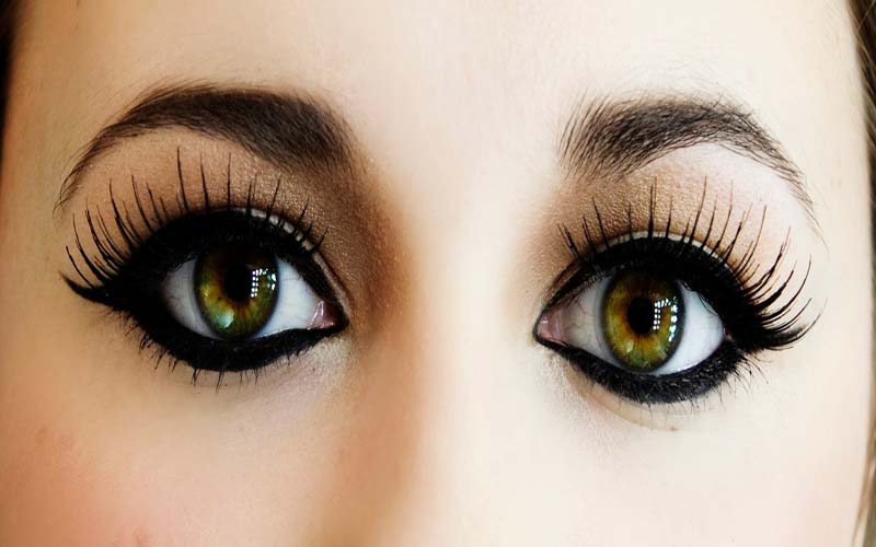 10 Makeup Tricks To Make Your Eyes Look Bigger10