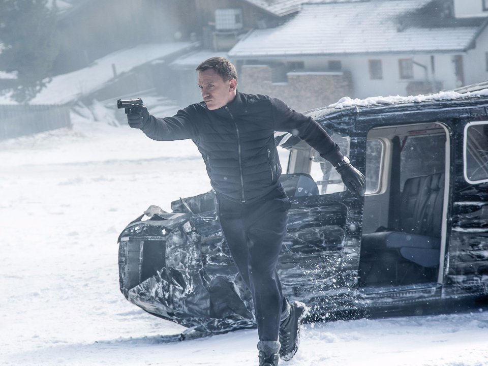 These Famous Gadgets & Fashion In Spectre-10