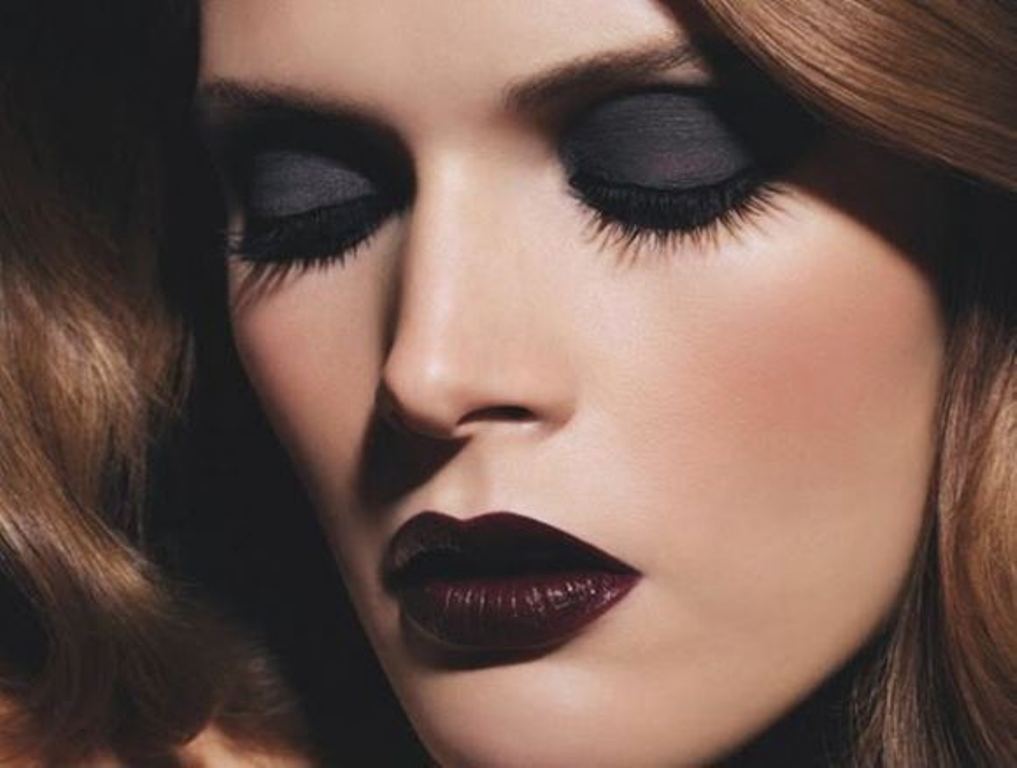 Try These 7 Stunning Makeup Looks For This Party Eve's-6