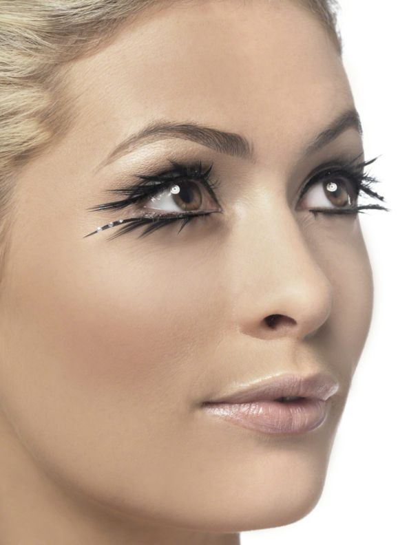 Try These 7 Stunning Makeup Looks For This Party Eve's-9