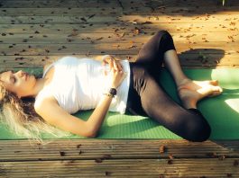 Do These 8 Yoga Poses Before Go to Bed