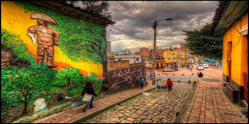Another image of a street in La Candelaria neighborhood in downtown Bogota. ISO 400, 10mm, f7.1 (1/200, 1/800, 1/2400)  HDR processed in Phototmatix using Details Enhancer. Postprocessed in Photoshop, Imagenomics Noiseware and Nik filters.
