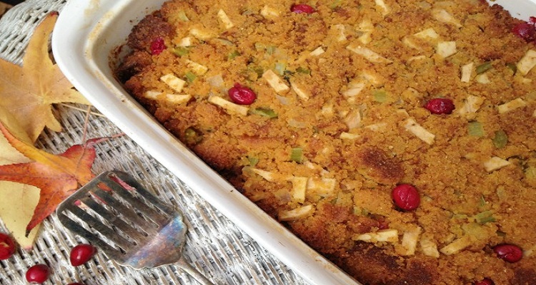 How To Prepare Corn Bread Stuffing With Cranberries3