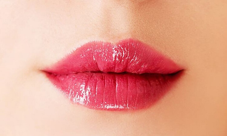 How to shape your lips