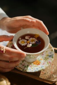 Top 5 Herbal Teas to Reduce Cortisol, Belly Fat and Improve Skin Brightness Naturally 